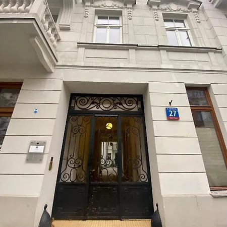 Ak Apartment *