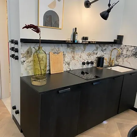 Ak Apartment *