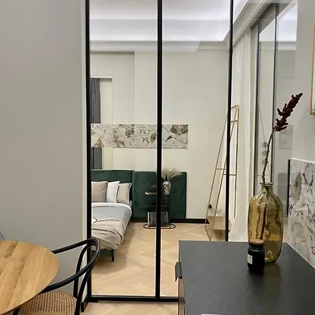 Ak Apartment *